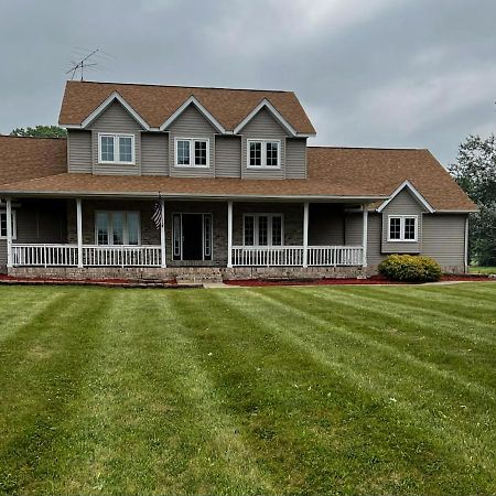 Vila House On Grass Runway With Fly-In/Fly-Out Access Tecumseh Exteriér fotografie